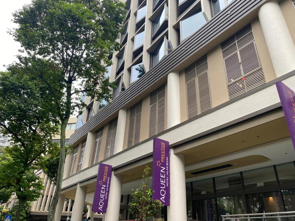 Aqueen Prestige Hotel Jalan Besar Singapore Esterno foto