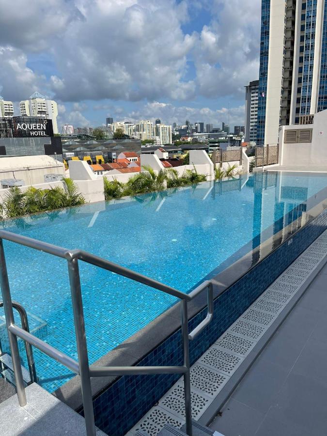 Aqueen Prestige Hotel Jalan Besar Singapore Esterno foto