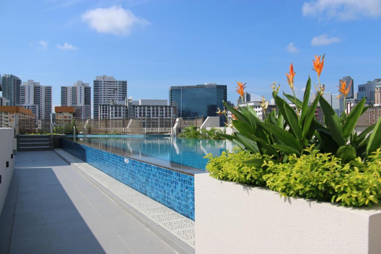 Aqueen Prestige Hotel Jalan Besar Singapore Esterno foto