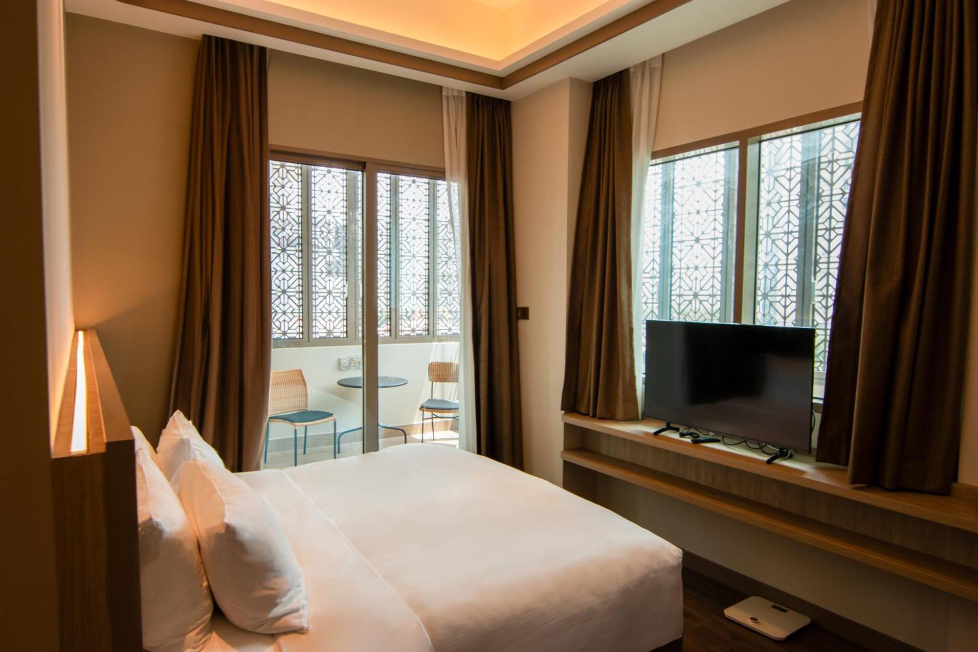 Aqueen Prestige Hotel Jalan Besar Singapore Esterno foto