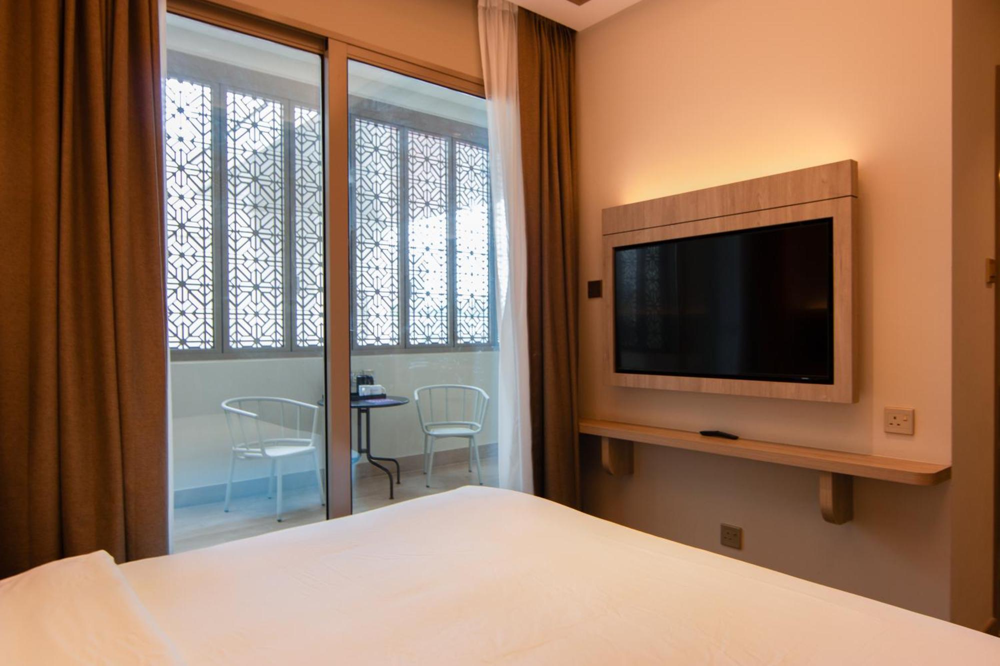 Aqueen Prestige Hotel Jalan Besar Singapore Esterno foto
